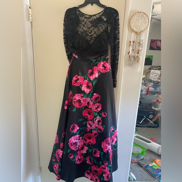 B Darlin Dresses & Skirts - 2 piece crop top and skirt